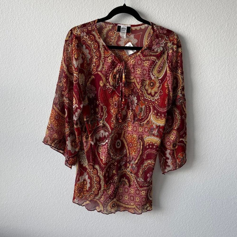 Vintage groovy burgundy top